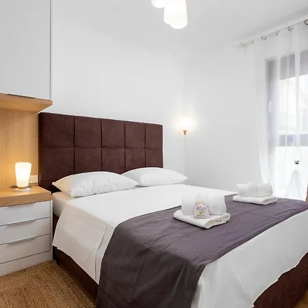 アパート Mare's 2